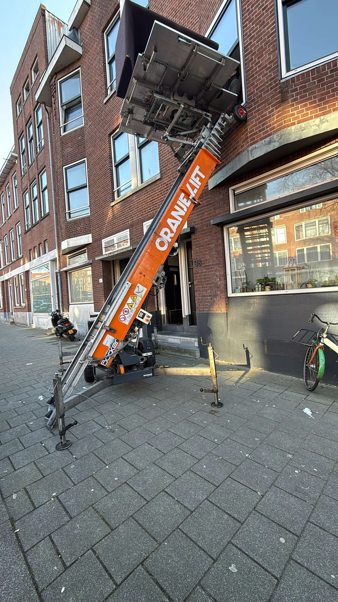 Compacte opbouwlift in Dordrecht
