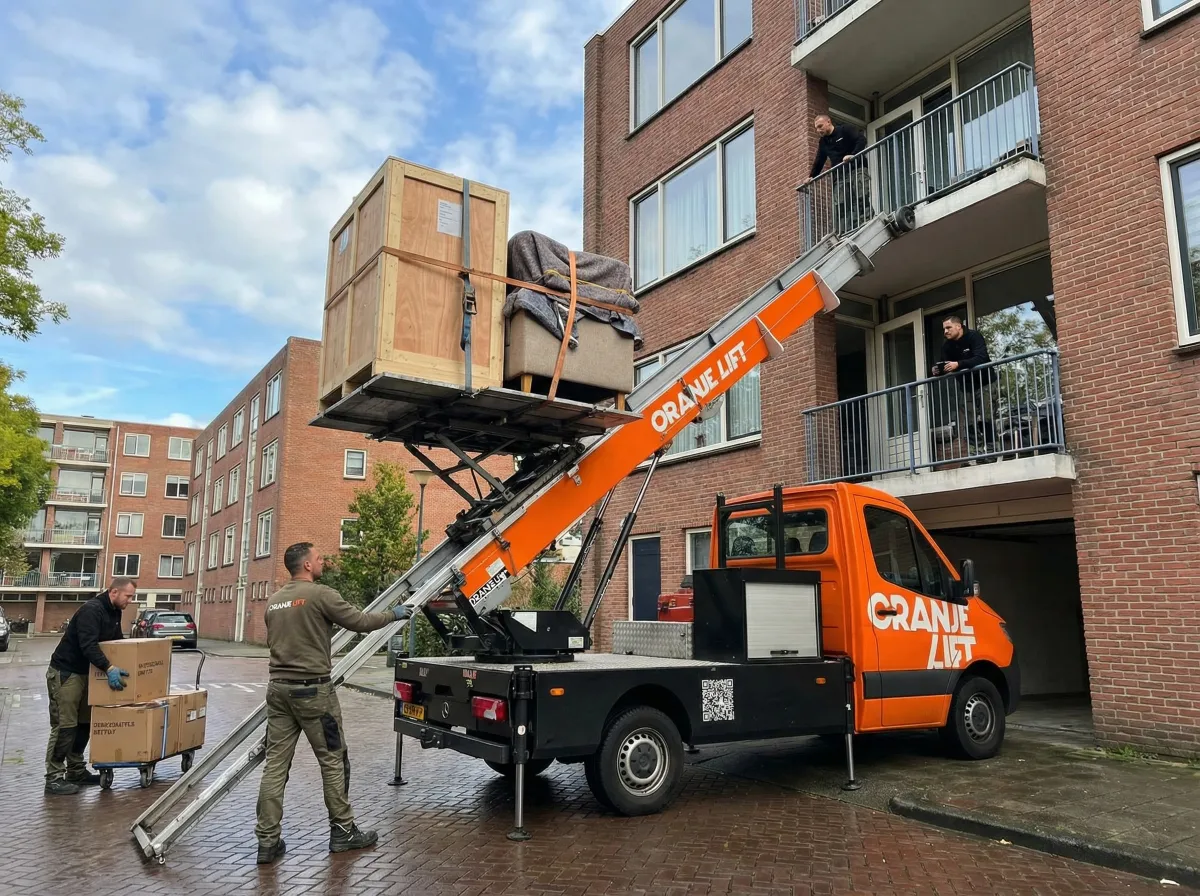 Verhuisdozen laden bij appartement